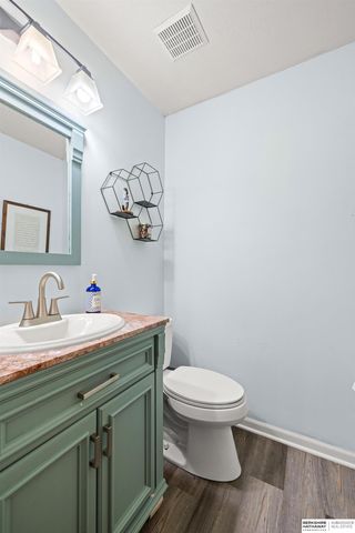 10016 Floyd Street, La Vista, NE 68128