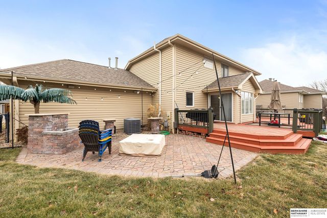 10016 Floyd Street, La Vista, NE 68128