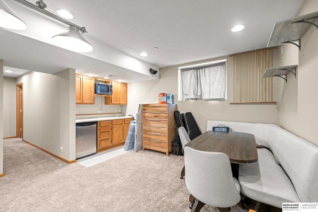 10016 Floyd Street, La Vista, NE 68128