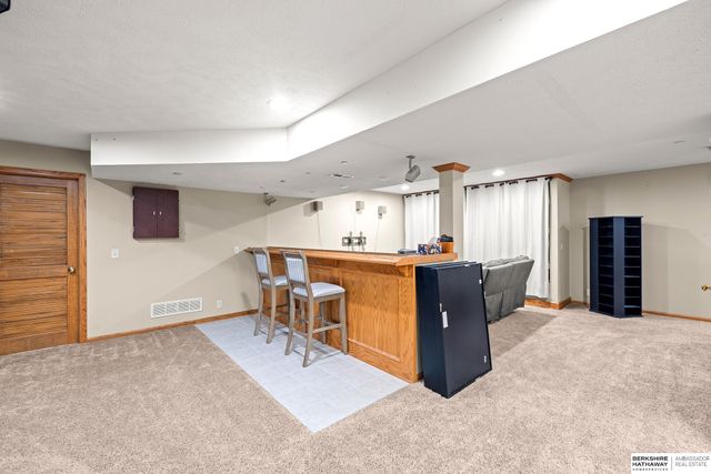 10016 Floyd Street, La Vista, NE 68128