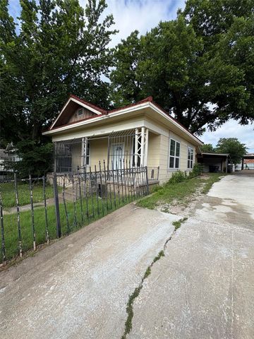 2405 Roosevelt Avenue, Fort Worth, TX 76164