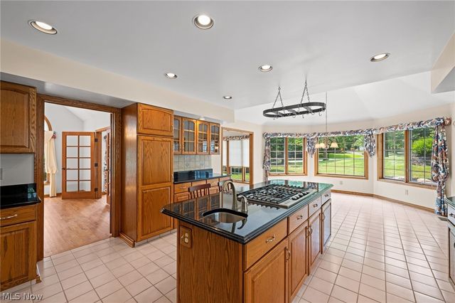800 Hardwood Court, Mayfield Village, OH 44040