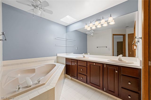 800 Hardwood Court, Mayfield Village, OH 44040