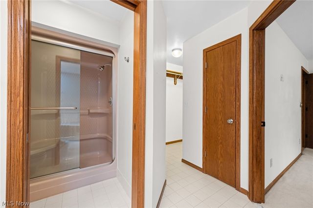 800 Hardwood Court, Mayfield Village, OH 44040