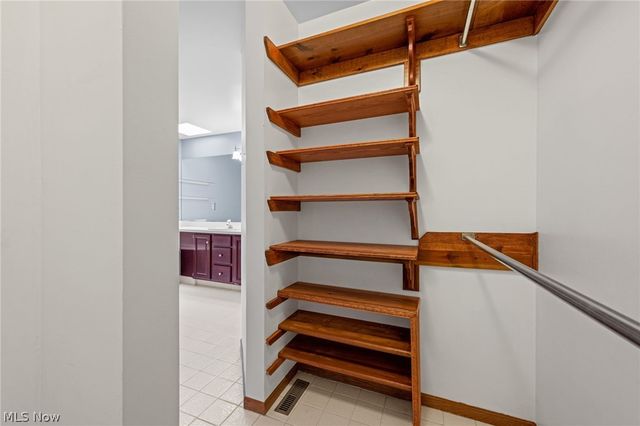 800 Hardwood Court, Mayfield Village, OH 44040
