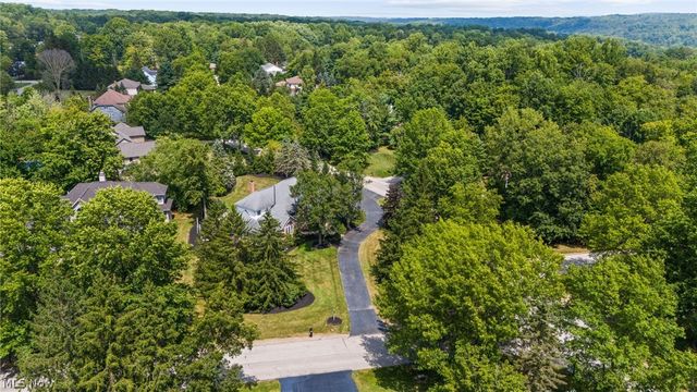 800 Hardwood Court, Mayfield Village, OH 44040