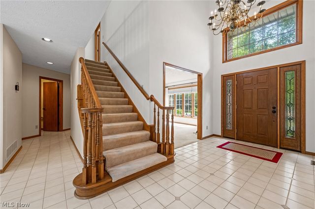 800 Hardwood Court, Mayfield Village, OH 44040