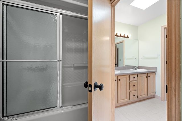 800 Hardwood Court, Mayfield Village, OH 44040