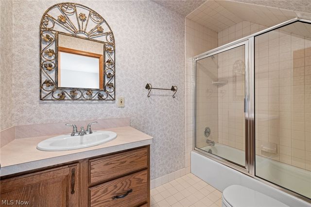 800 Hardwood Court, Mayfield Village, OH 44040