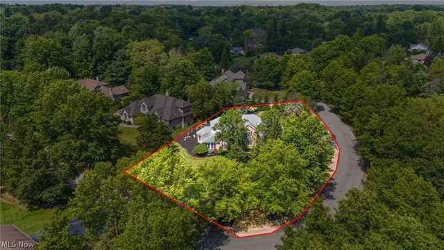 800 Hardwood Court, Mayfield Village, OH 44040