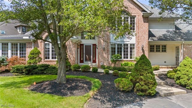 800 Hardwood Court, Mayfield Village, OH 44040