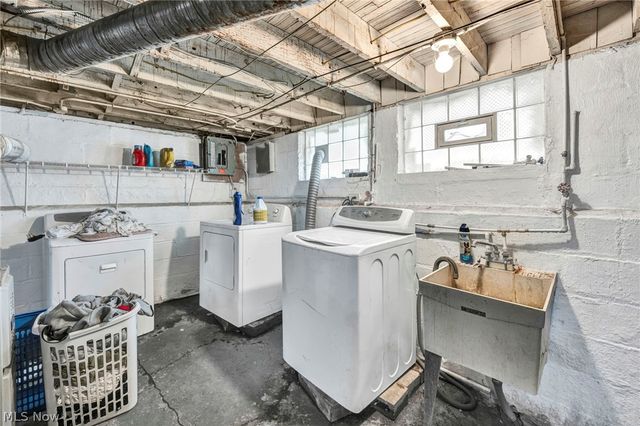 7914 Dorver Avenue, Cleveland, OH 44105
