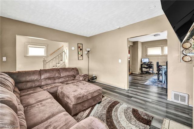 7914 Dorver Avenue, Cleveland, OH 44105