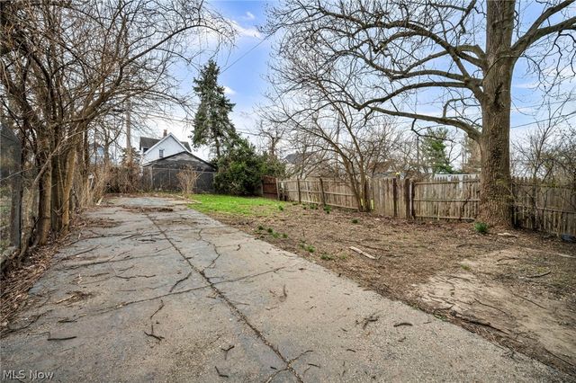 7914 Dorver Avenue, Cleveland, OH 44105