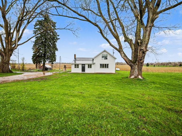 2760 W Jackson Road, Weare Twp, MI 49420