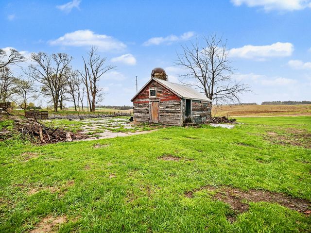 2760 W Jackson Road, Weare Twp, MI 49420