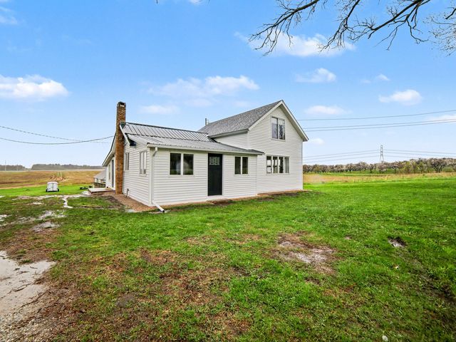 2760 W Jackson Road, Weare Twp, MI 49420