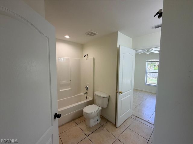 2829 NW 2nd TER, Cape Coral, FL 33993