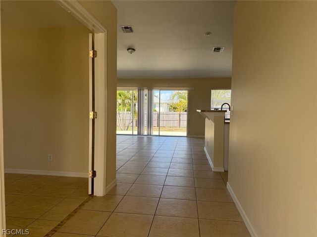 2829 NW 2nd TER, Cape Coral, FL 33993