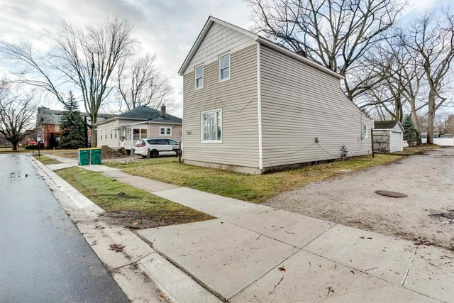 513 N 6th Street, Saint Clair, MI 48079