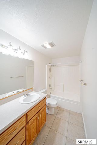2086 12th Street Circle, Idaho Falls, ID 83404
