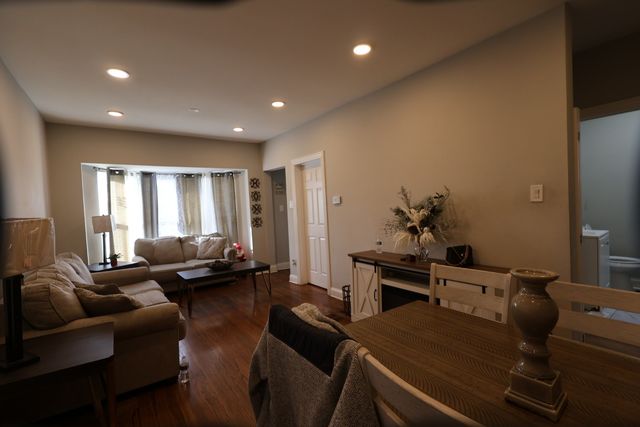 5409 S Sawyer Avenue, Chicago, IL 60632