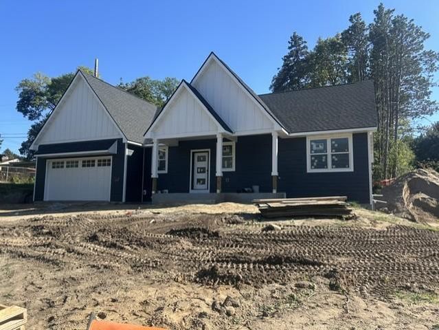 692 Skillman Avenue W, Roseville, MN 55113