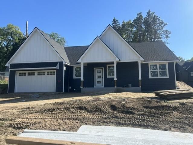 692 Skillman Avenue W, Roseville, MN 55113