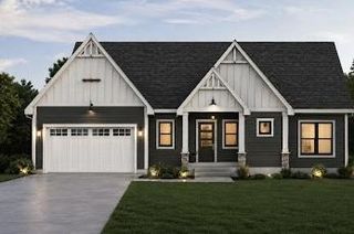 692 Skillman Avenue W, Roseville, MN 55113