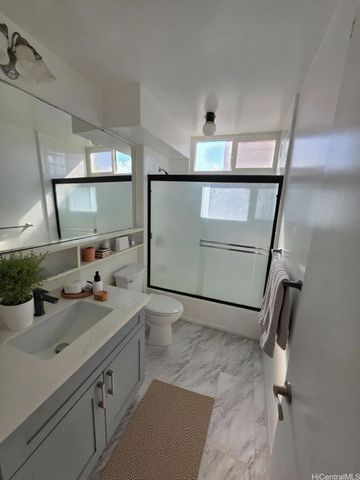 1670 Kalakaua Avenue 404, Honolulu, HI 96826