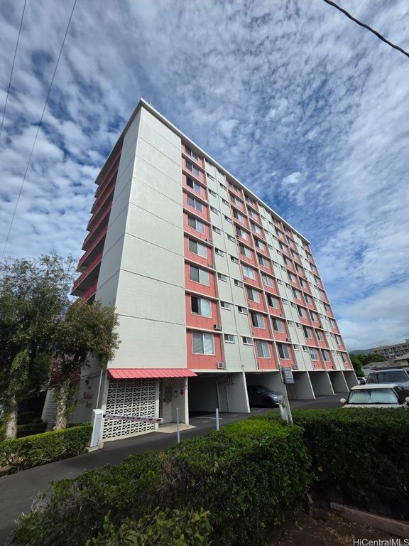 1670 Kalakaua Avenue 404, Honolulu, HI 96826