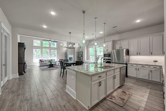 531 Woodsy Pine Court, Conroe, TX 77304