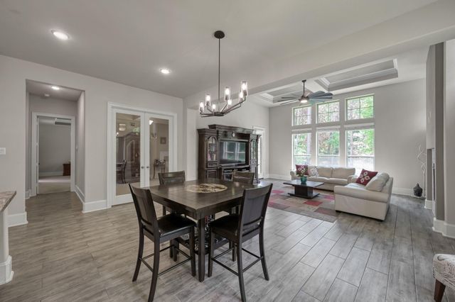 531 Woodsy Pine Court, Conroe, TX 77304