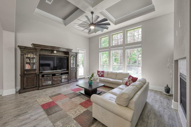 531 Woodsy Pine Court, Conroe, TX 77304