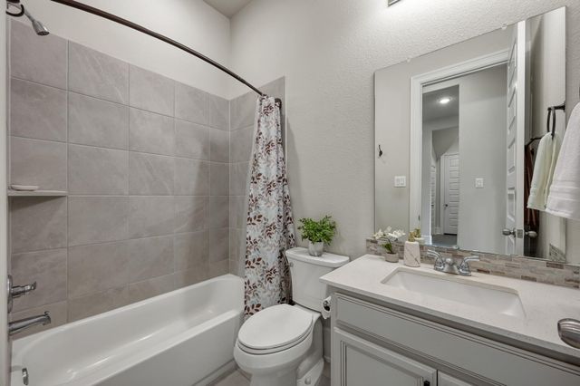531 Woodsy Pine Court, Conroe, TX 77304