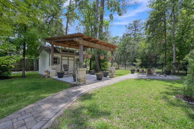 531 Woodsy Pine Court, Conroe, TX 77304