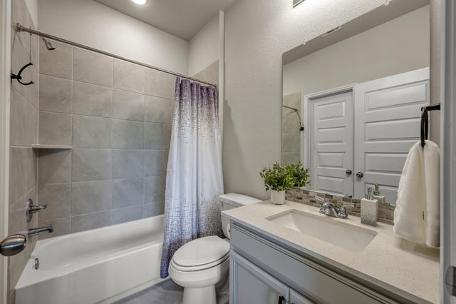 531 Woodsy Pine Court, Conroe, TX 77304