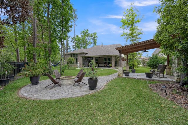 531 Woodsy Pine Court, Conroe, TX 77304