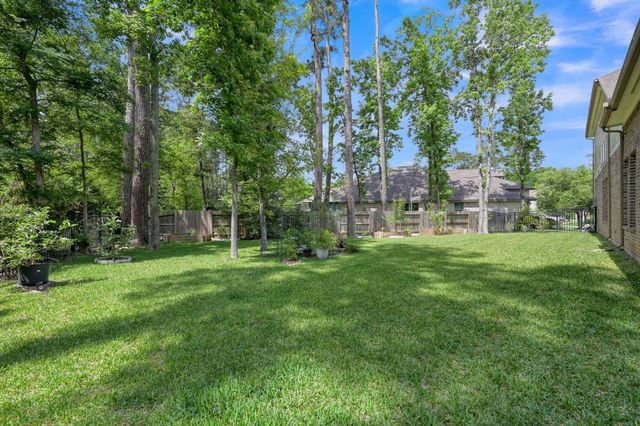 531 Woodsy Pine Court, Conroe, TX 77304