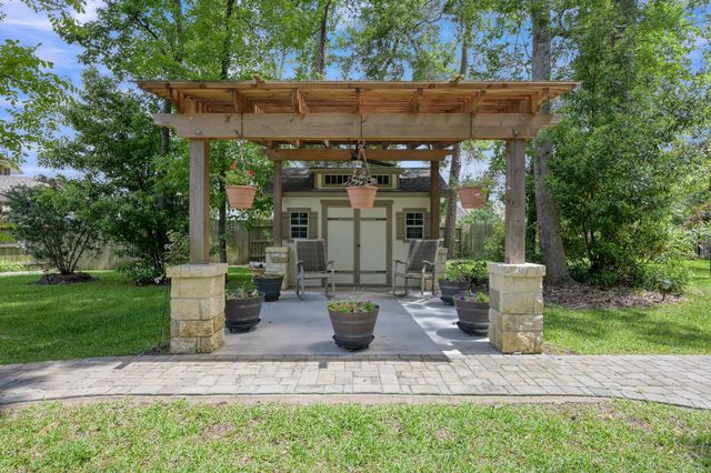 531 Woodsy Pine Court, Conroe, TX 77304