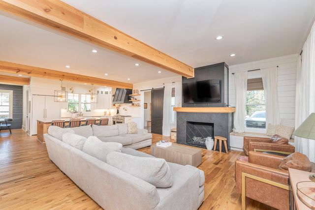 111 Hunting Hills Drive, Aiken, SC 29803