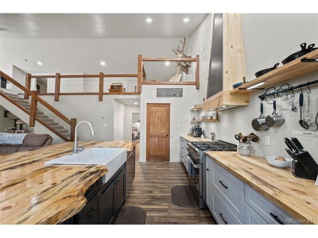 2270 Pikes Peak Dr, Florissant, CO 80816