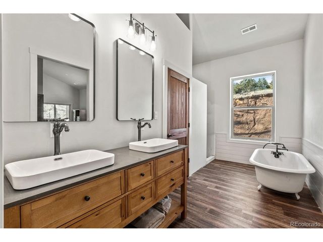 2270 Pikes Peak Dr, Florissant, CO 80816