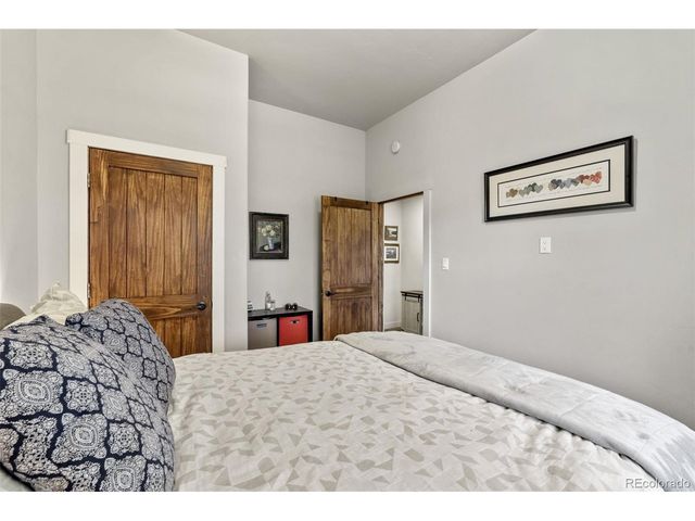 2270 Pikes Peak Dr, Florissant, CO 80816