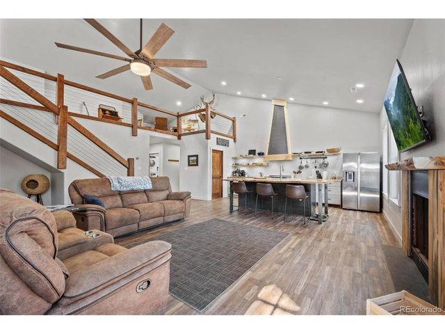 2270 Pikes Peak Dr, Florissant, CO 80816
