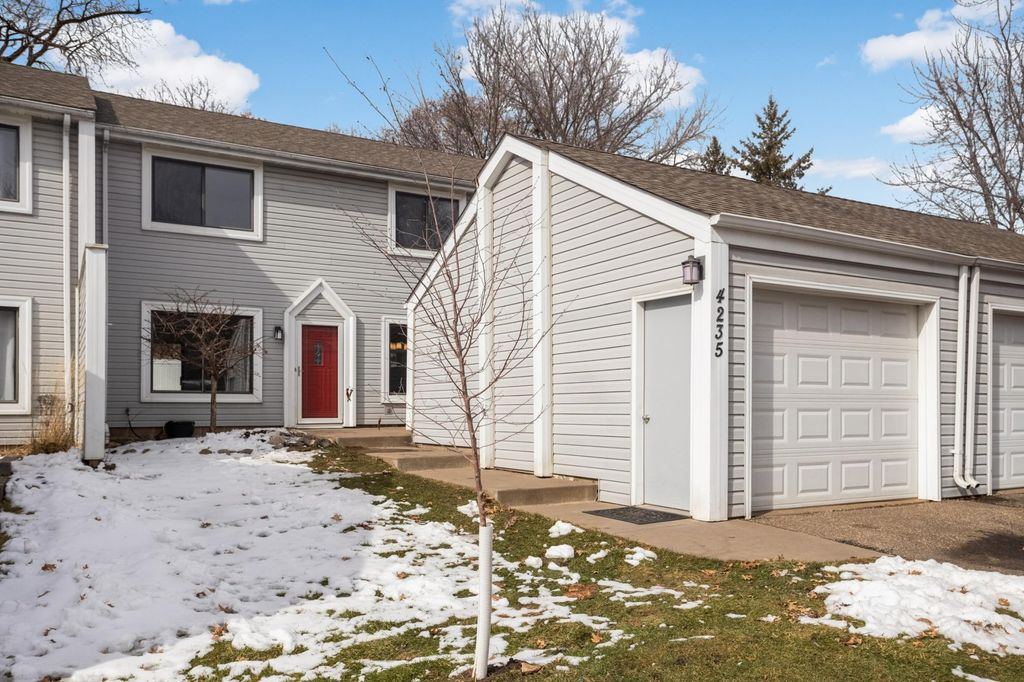 4235 Sylvia Lane N, Shoreview, MN 55126