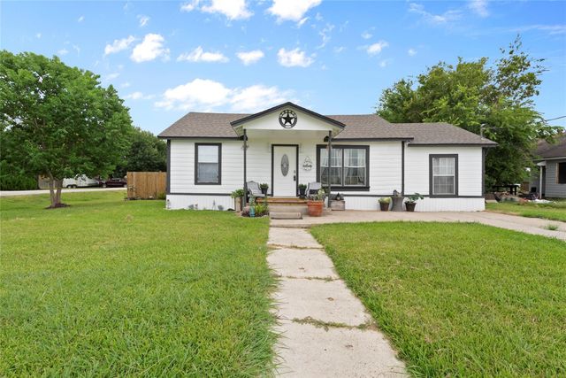 720 E Main Street, La Porte, TX 77571