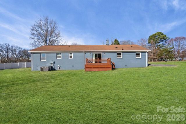 16808 Knoxwood Drive, Huntersville, NC 28078