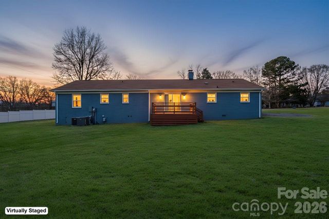 16808 Knoxwood Drive, Huntersville, NC 28078