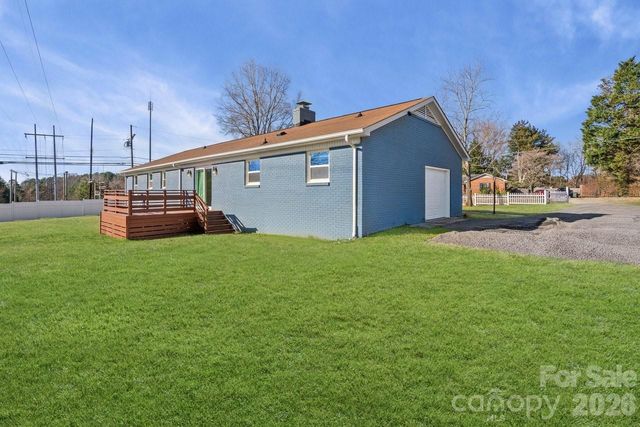 16808 Knoxwood Drive, Huntersville, NC 28078